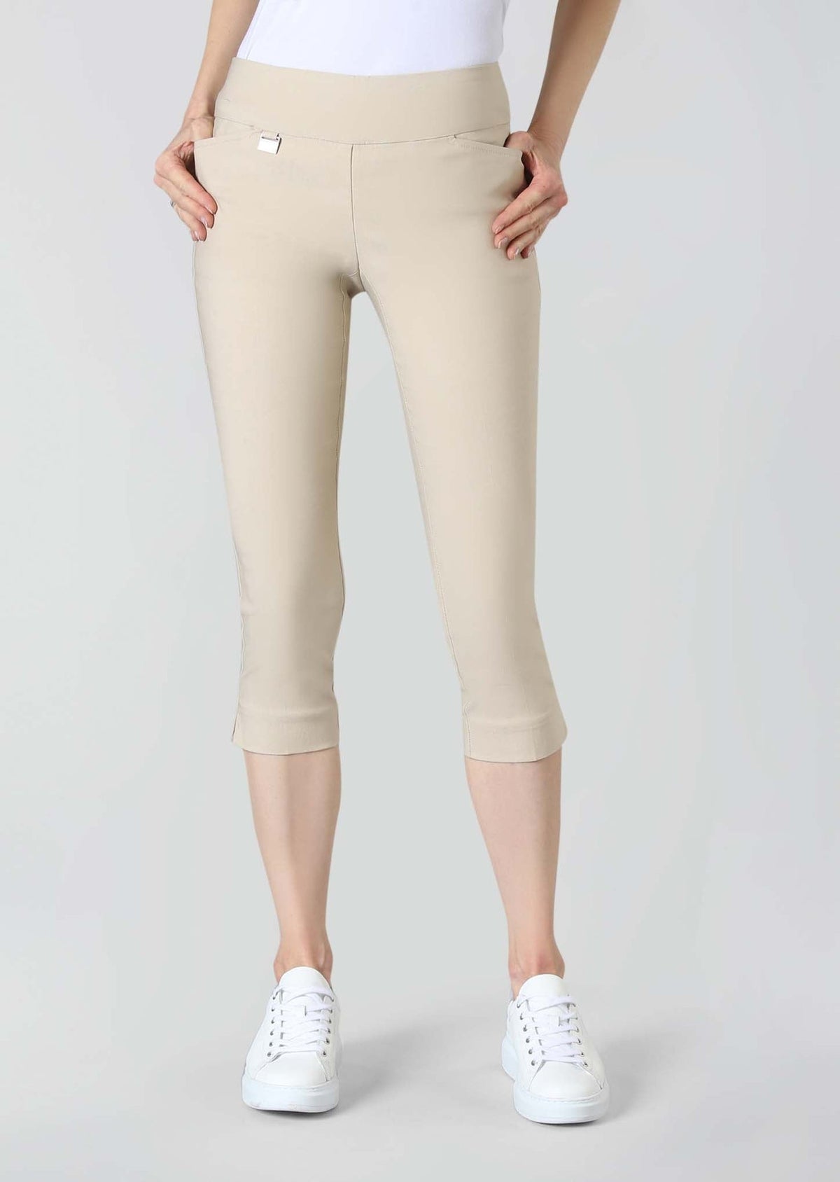 Milan Crop Notch Capri