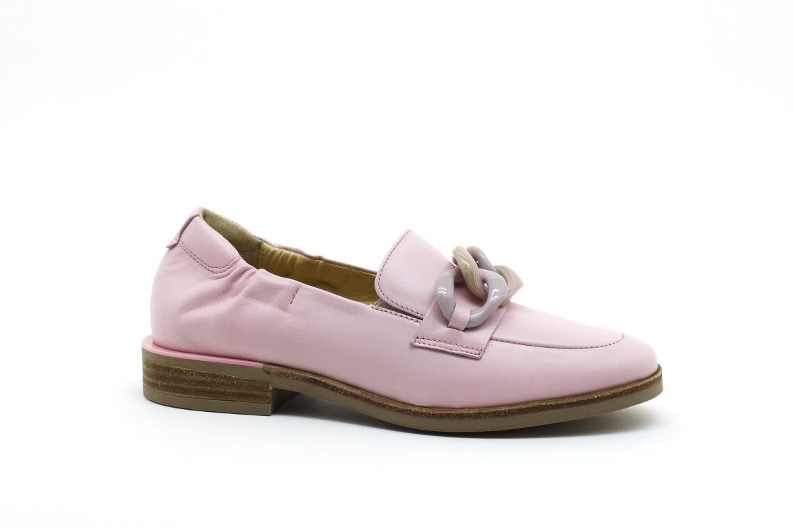 Gali Loafer with Link Detail Softwaves